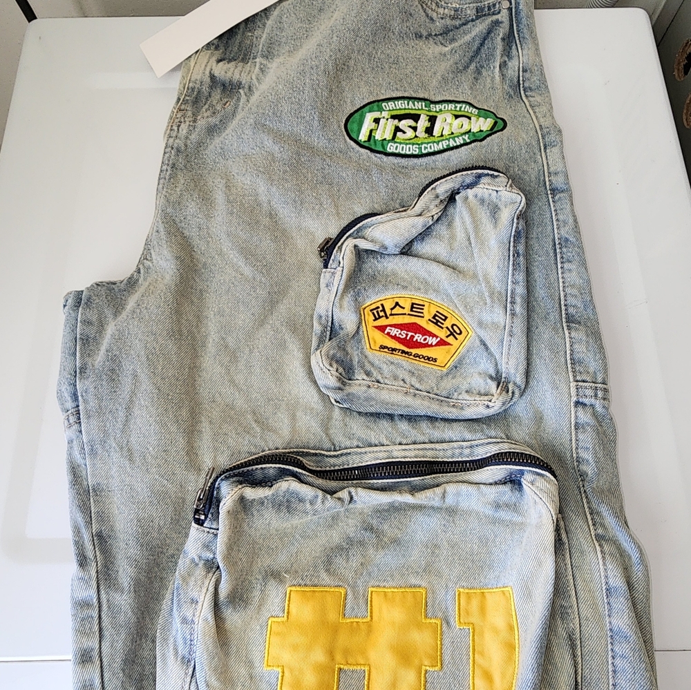 DENIM SHORTS FIRST ROW - Picture 3 of 11